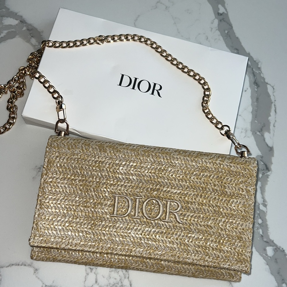 Dior rattan pouch🌙